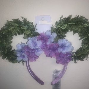 Minnie Mouse flower ears